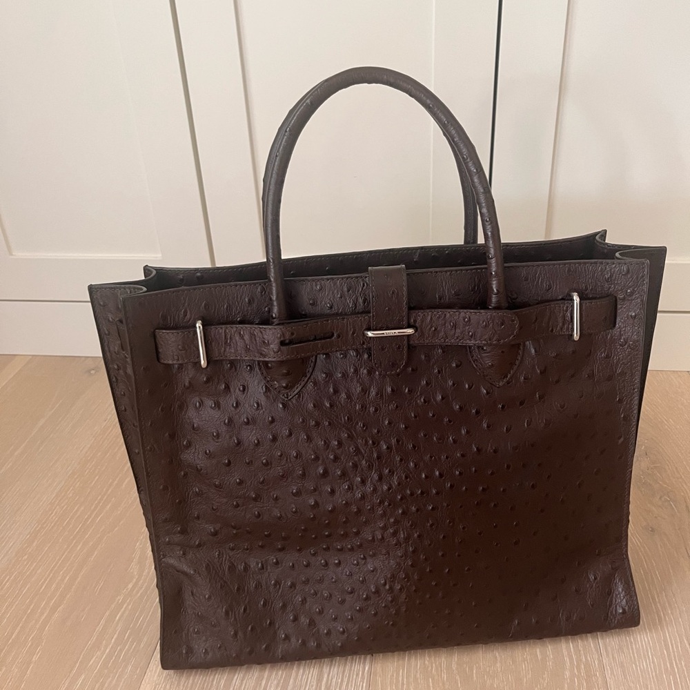 Furla vintage leather tote, great condition like new. Made in Italy.